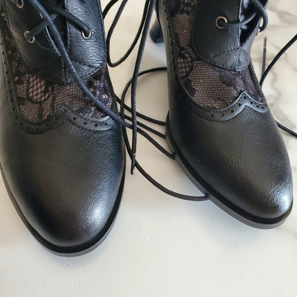 Black Heeled Lace Boots - Picture 5 of 16